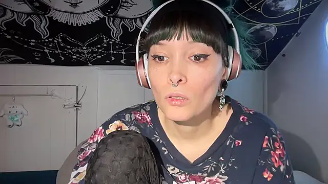 Snapshot of FRRANNKIE chatting on January 2025 03:06:02 AM FRRANNKIE online show from January 2025 03:06:02 AM