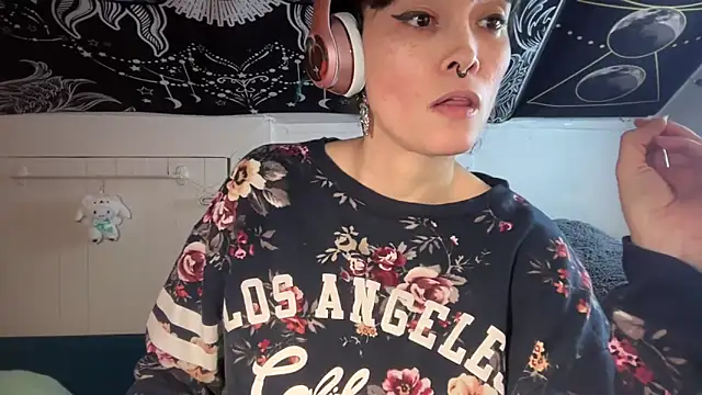 Snapshot of FRRANNKIE chatting on January 2025 06:07:01 AM FRRANNKIE online show from January 2025 06:07:01 AM