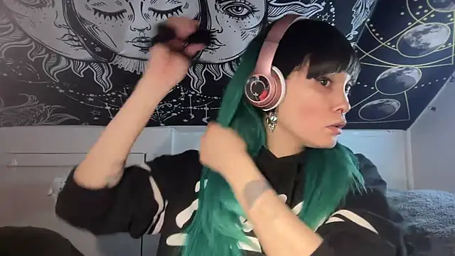 Snapshot of FRRANNKIE chatting on January 2025 09:27:01 AM FRRANNKIE online show from January 2025 09:27:01 AM