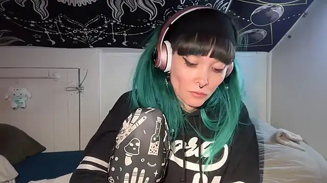 Snapshot of FRRANNKIE chatting on January 2025 04:48:02 PM FRRANNKIE online show from January 2025 04:48:02 PM