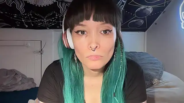 Snapshot of FRRANNKIE chatting on February 2025 12:44:01 PM FRRANNKIE online show from February 2025 12:44:01 PM