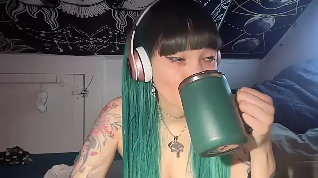 Snapshot of FRRANNKIE chatting on February 2025 02:16:01 PM FRRANNKIE online show from February 2025 02:16:01 PM