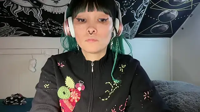 Snapshot of FRRANNKIE chatting on February 2025 05:31:01 PM FRRANNKIE online show from February 2025 05:31:01 PM