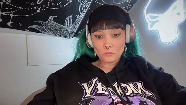 Snapshot of FRRANNKIE chatting on February 2025 04:26:02 PM FRRANNKIE online show from February 2025 04:26:02 PM