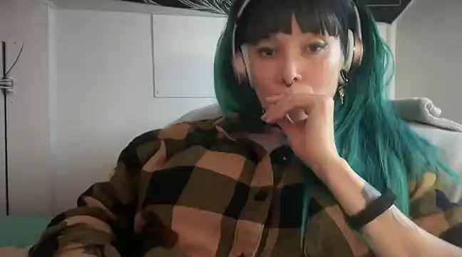 Snapshot of FRRANNKIE chatting on March 2025 03:27:01 PM FRRANNKIE online show from March 2025 03:27:01 PM