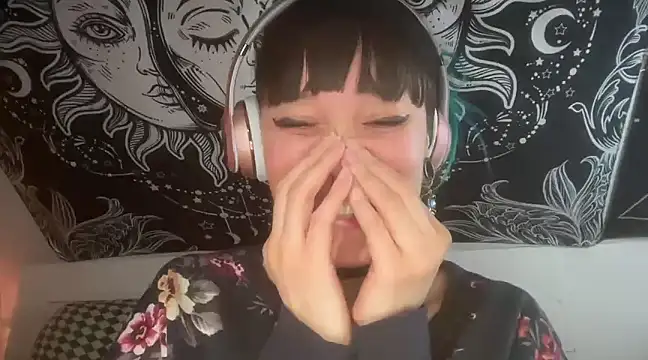 Snapshot of FRRANNKIE chatting on March 2025 05:47:01 PM FRRANNKIE online show from March 2025 05:47:01 PM