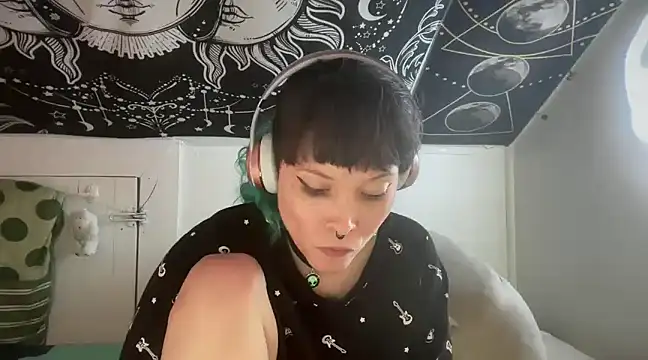 Snapshot of FRRANNKIE chatting on March 2025 09:53:01 PM FRRANNKIE online show from March 2025 09:53:01 PM