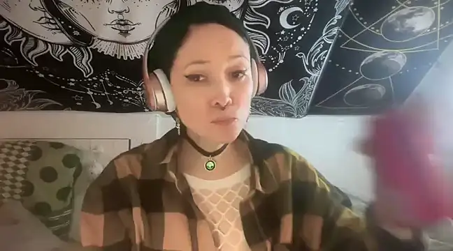 Snapshot of FRRANNKIE chatting on March 2025 07:27:02 PM FRRANNKIE online show from March 2025 07:27:02 PM