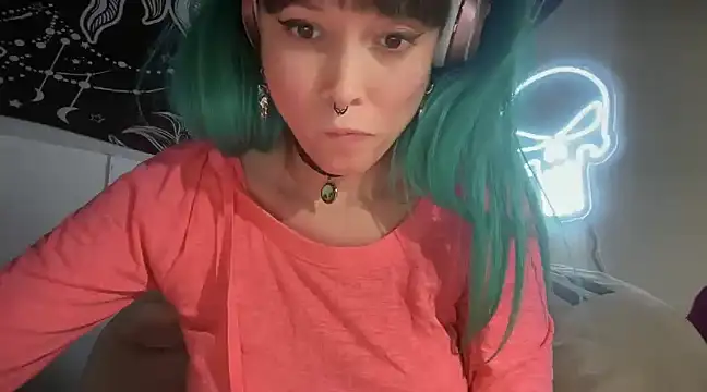 Snapshot of FRRANNKIE chatting on March 2025 05:11:02 AM FRRANNKIE online show from March 2025 05:11:02 AM