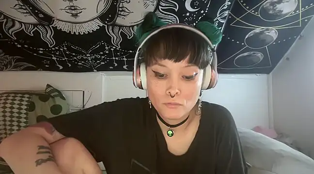 Snapshot of FRRANNKIE chatting on March 2025 03:29:02 PM FRRANNKIE online show from March 2025 03:29:02 PM