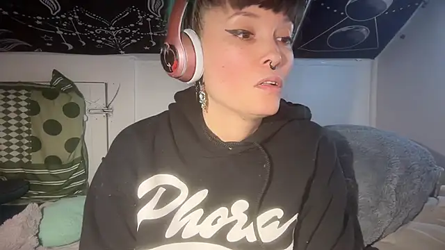 Snapshot of FRRANNKIE chatting on March 2025 03:46:02 PM FRRANNKIE online show from March 2025 03:46:02 PM