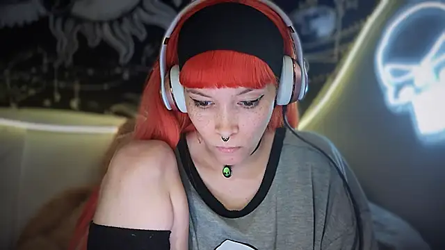 Snapshot of FRRANNKIE chatting on September 2025 10:05:01 AM FRRANNKIE online show from September 2025 10:05:01 AM