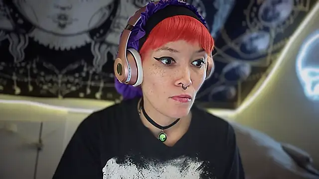 Snapshot of FRRANNKIE chatting on September 2025 11:48:01 AM FRRANNKIE online show from September 2025 11:48:01 AM