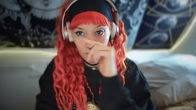 Snapshot of FRRANNKIE chatting on September 2025 07:08:01 PM FRRANNKIE online show from September 2025 07:08:01 PM