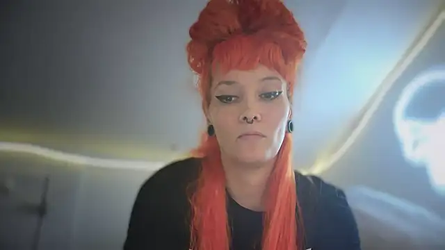 Snapshot of FRRANNKIE chatting on October 2025 03:28:01 AM FRRANNKIE online show from October 2025 03:28:01 AM