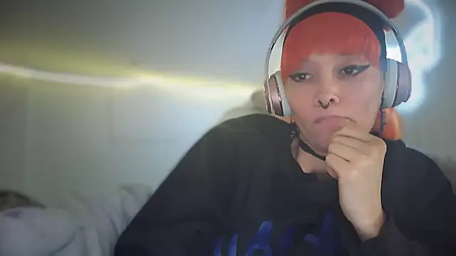 Snapshot of FRRANNKIE chatting on October 2025 01:34:02 PM FRRANNKIE online show from October 2025 01:34:02 PM