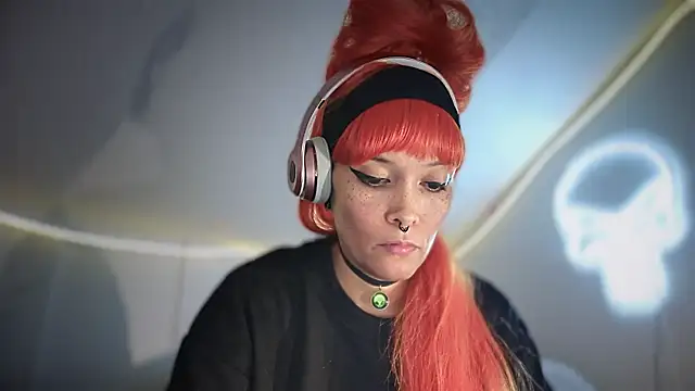 Snapshot of FRRANNKIE chatting on October 2025 03:34:04 PM FRRANNKIE online show from October 2025 03:34:04 PM