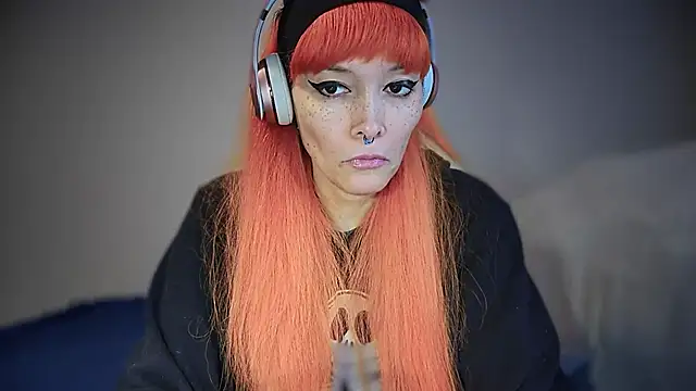 Snapshot of FRRANNKIE chatting on October 2025 04:46:01 PM FRRANNKIE online show from October 2025 04:46:01 PM