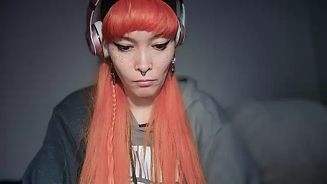 Snapshot of FRRANNKIE chatting on October 2025 05:06:02 PM FRRANNKIE online show from October 2025 05:06:02 PM