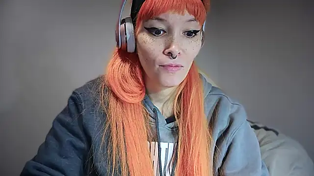 Snapshot of FRRANNKIE chatting on November 2025 10:30:02 PM FRRANNKIE online show from November 2025 10:30:02 PM