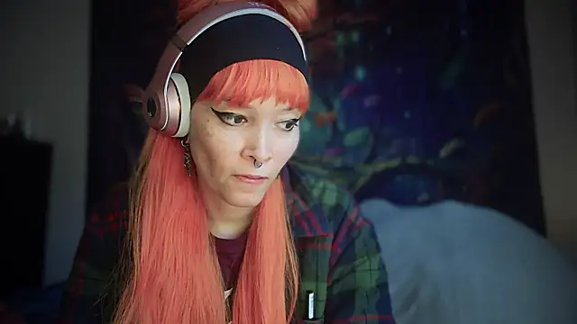 Snapshot of FRRANNKIE chatting on November 2025 09:20:02 PM FRRANNKIE online show from November 2025 09:20:02 PM