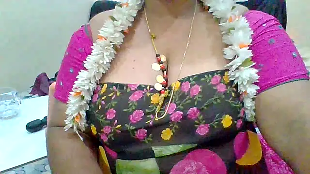 Snapshot of archanatelugu9 chatting on January 2025 05:19:02 AM archanatelugu9 online show from January 2025 05:19:02 AM