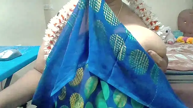 Snapshot of archanatelugu9 chatting on May 2026 04:45:01 PM archanatelugu9 online show from May 2026 04:45:01 PM