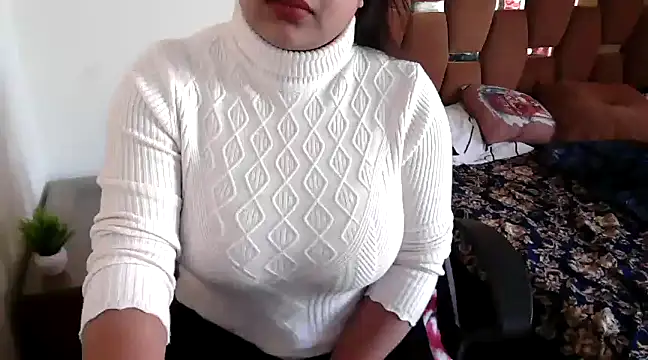 Snapshot of shivi_moto chatting on February 2025 06:20:01 AM shivi moto online show from February 2025 06:20:01 AM