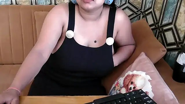 Snapshot of shivi_moto chatting on March 2025 09:06:02 AM shivi moto online show from March 2025 09:06:02 AM