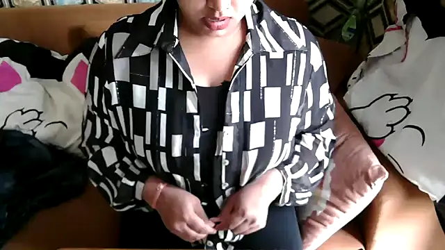 Snapshot of shivi_moto chatting on March 2025 05:54:01 AM shivi moto online show from March 2025 05:54:01 AM