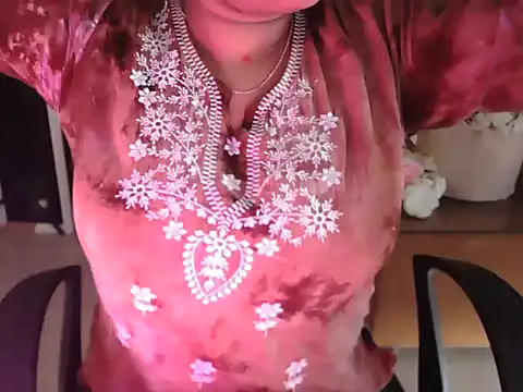 Snapshot of shivi_moto chatting on September 2025 05:22:01 AM shivi moto online show from September 2025 05:22:01 AM