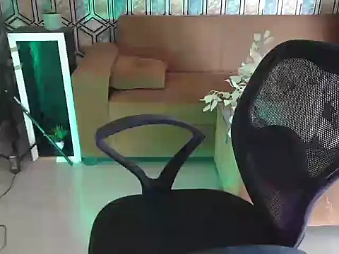 Snapshot of shivi_moto chatting on September 2025 05:12:01 AM shivi moto online show from September 2025 05:12:01 AM