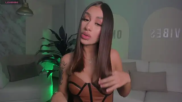 DannaCruz online show from March 2025 06:56:01 PM