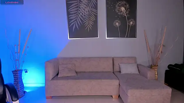 Snapshot of BiancaPierce chatting on November 2025 12:04:01 PM BiancaPierce online show from November 2025 12:04:01 PM