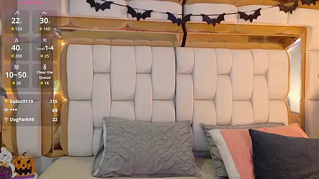 valkiria moore online show from October 2025 08:13:02 PM