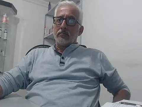 Snapshot of cenizo10124 chatting on October 2025 02:18:02 PM cenizo10124 online show from October 2025 02:18:02 PM