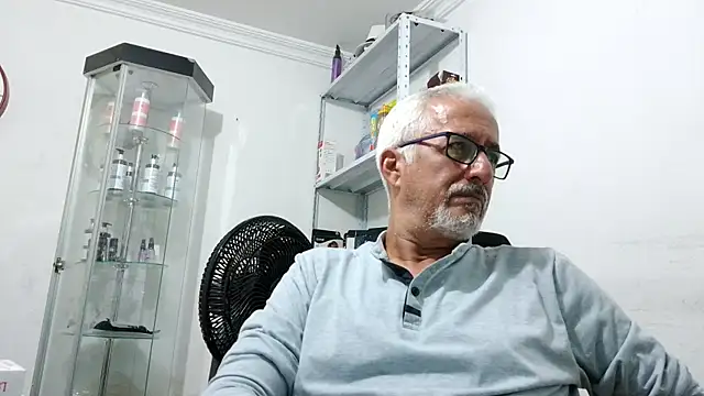 Snapshot of cenizo10124 chatting on November 2025 01:04:02 AM cenizo10124 online show from November 2025 01:04:02 AM