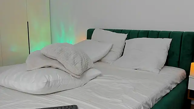 Snapshot of june_desire chatting on March 2026 02:33:01 PM june desire online show from March 2026 02:33:01 PM