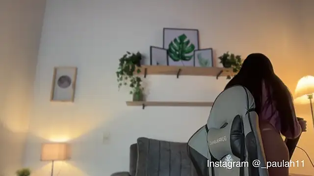 Paulah x online show from November 2025 08:08:02 PM