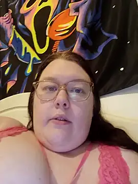 Snapshot of Sexycurvyemilyy chatting on December 2025 09:31:02 PM Sexycurvyemilyy online show from December 2025 09:31:02 PM