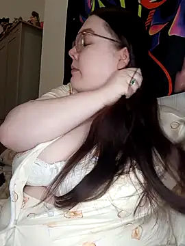 Snapshot of Sexycurvyemilyy chatting on March 2026 09:10:02 PM Sexycurvyemilyy online show from March 2026 09:10:02 PM