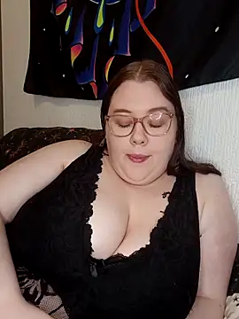 Snapshot of Sexycurvyemilyy chatting on March 2026 10:04:01 PM Sexycurvyemilyy online show from March 2026 10:04:01 PM