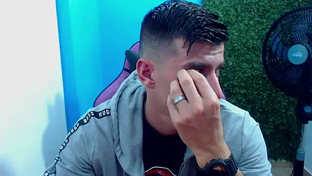 Snapshot of DEIBY_BABY chatting on December 2024 01:50:01 AM DEIBY BABY online show from December 2024 01:50:01 AM