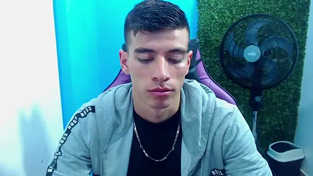 Snapshot of DEIBY_BABY chatting on December 2024 11:37:02 PM DEIBY BABY online show from December 2024 11:37:02 PM