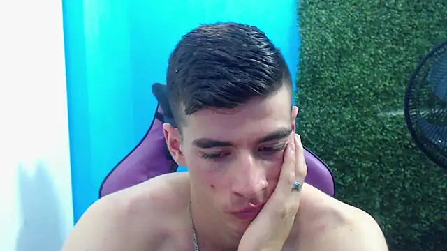 Snapshot of DEIBY_BABY chatting on December 2024 12:43:02 AM DEIBY BABY online show from December 2024 12:43:02 AM