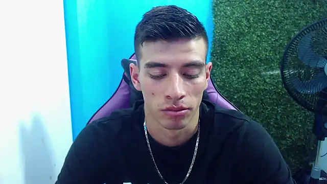 Snapshot of DEIBY_BABY chatting on December 2024 06:48:01 AM DEIBY BABY online show from December 2024 06:48:01 AM