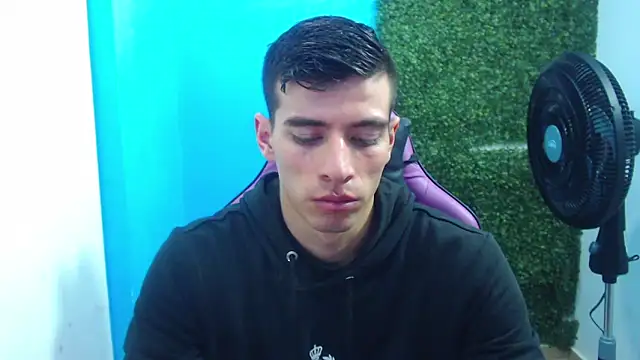 Snapshot of DEIBY_BABY chatting on January 2025 08:22:02 PM DEIBY BABY online show from January 2025 08:22:02 PM