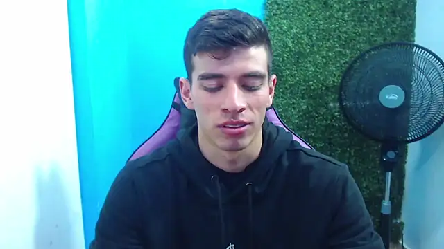 Snapshot of DEIBY_BABY chatting on January 2025 04:48:02 AM DEIBY BABY online show from January 2025 04:48:02 AM