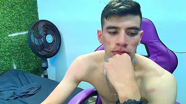 Snapshot of DEIBY_BABY chatting on January 2025 02:57:02 AM DEIBY BABY online show from January 2025 02:57:02 AM