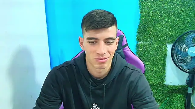 Snapshot of DEIBY_BABY chatting on January 2025 08:58:01 PM DEIBY BABY online show from January 2025 08:58:01 PM